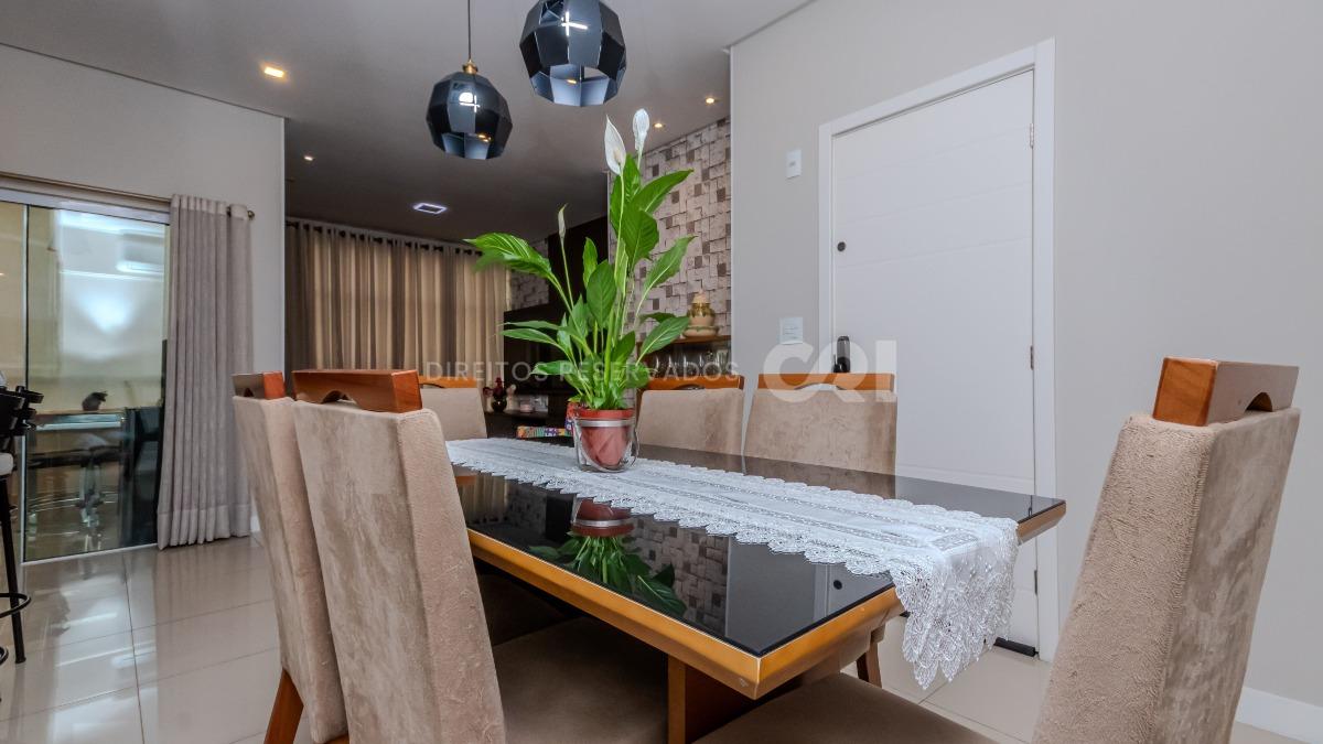 Apartamento com 3 suítes no Cartagena Residence em Meia Praia, Itapema