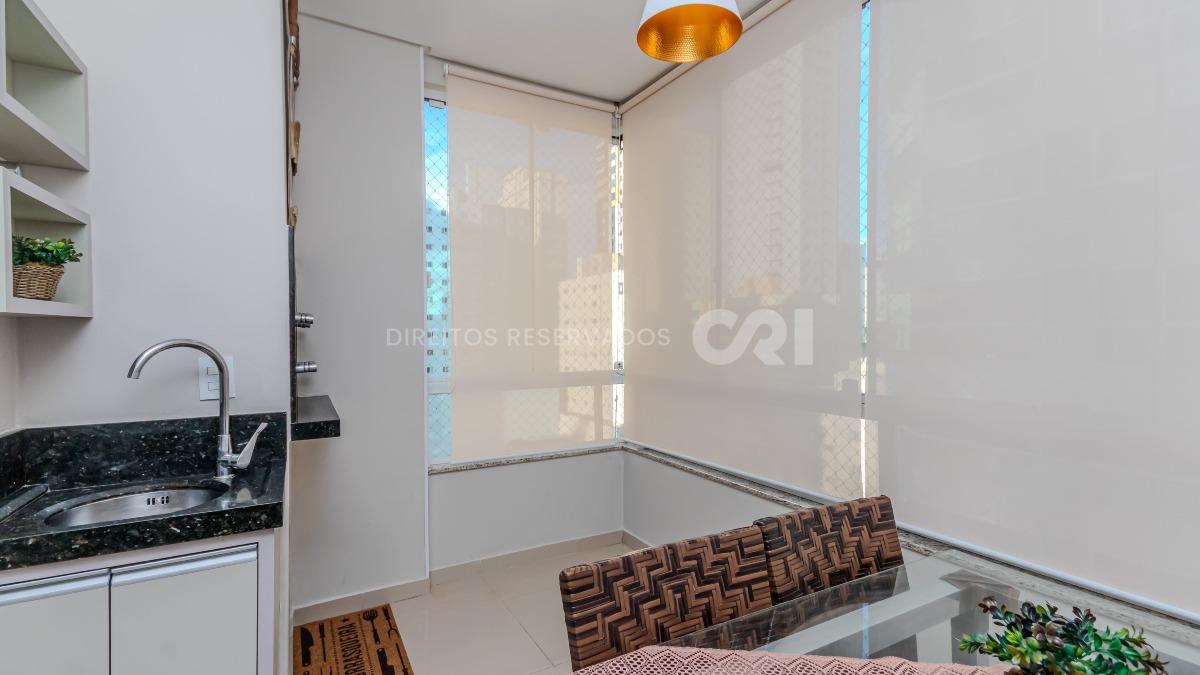 Apartamento com 3 suítes no Cartagena Residence em Meia Praia, Itapema