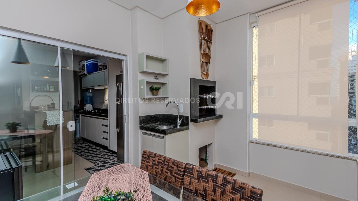 Apartamento com 3 suítes no Cartagena Residence em Meia Praia, Itapema