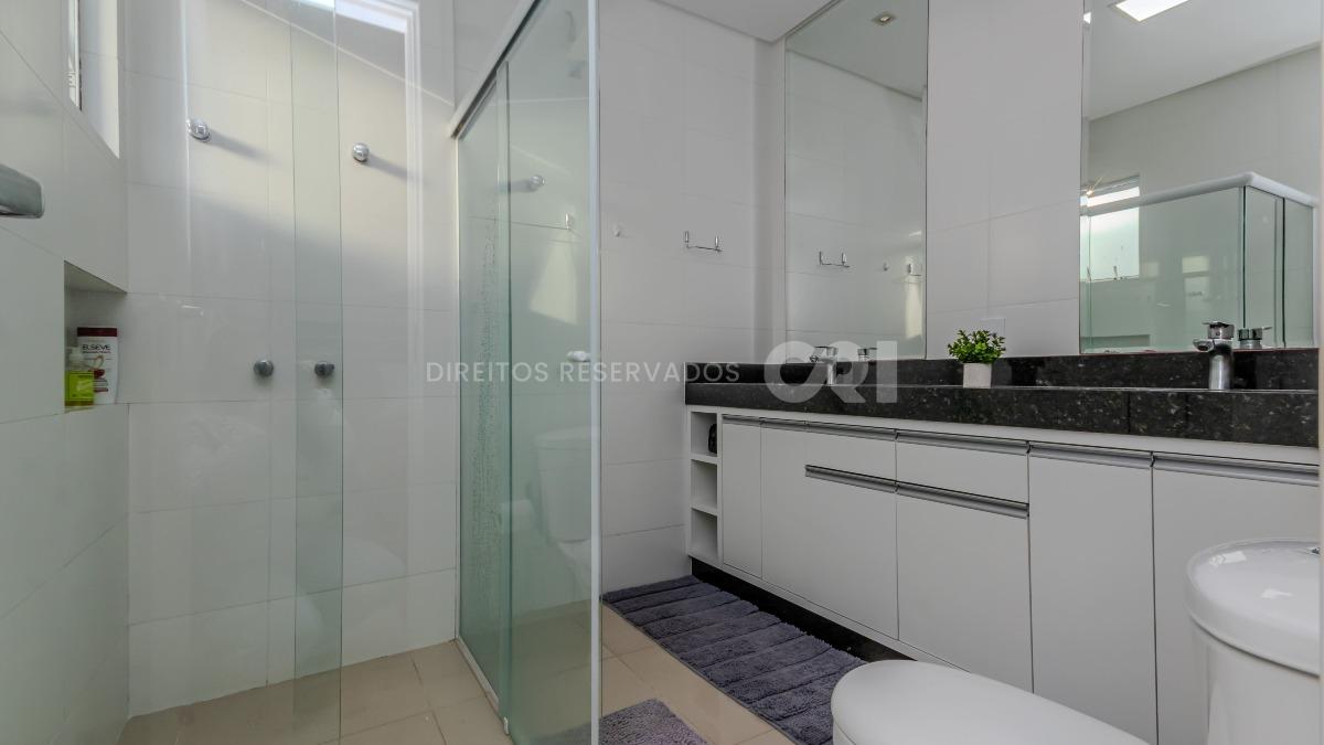 Apartamento com 3 suítes no Cartagena Residence em Meia Praia, Itapema