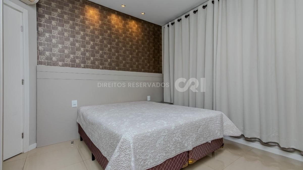 Apartamento com 3 suítes no Cartagena Residence em Meia Praia, Itapema