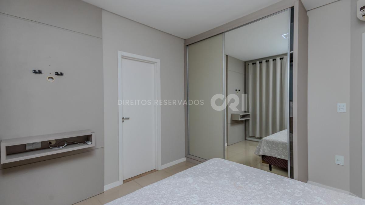 Apartamento com 3 suítes no Cartagena Residence em Meia Praia, Itapema