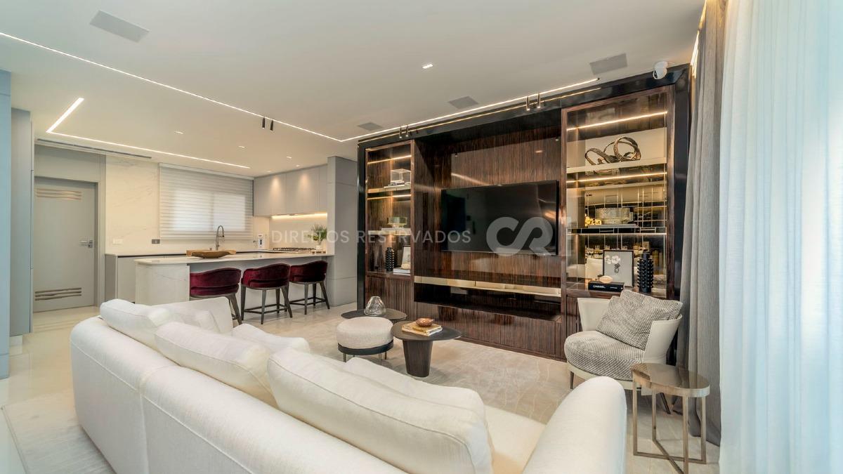 Apartamento com 3 suítes no Edifício Skyline no bairro Fazenda em Itajaí