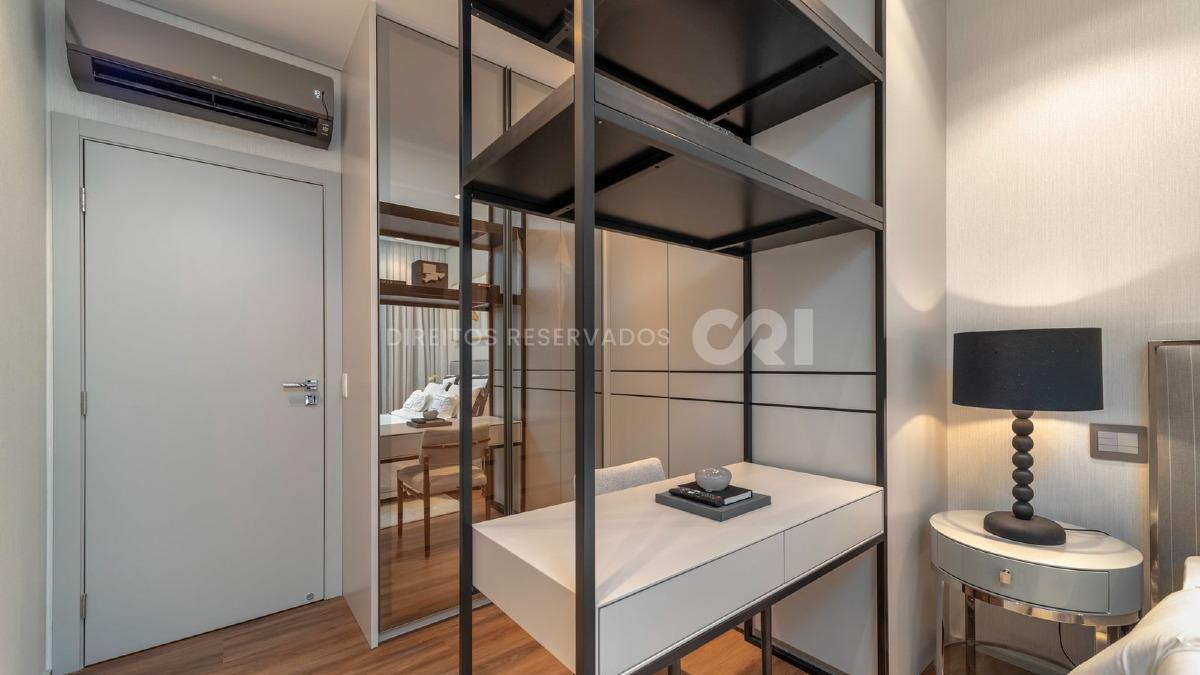 Apartamento com 3 suítes no Edifício Skyline no bairro Fazenda em Itajaí