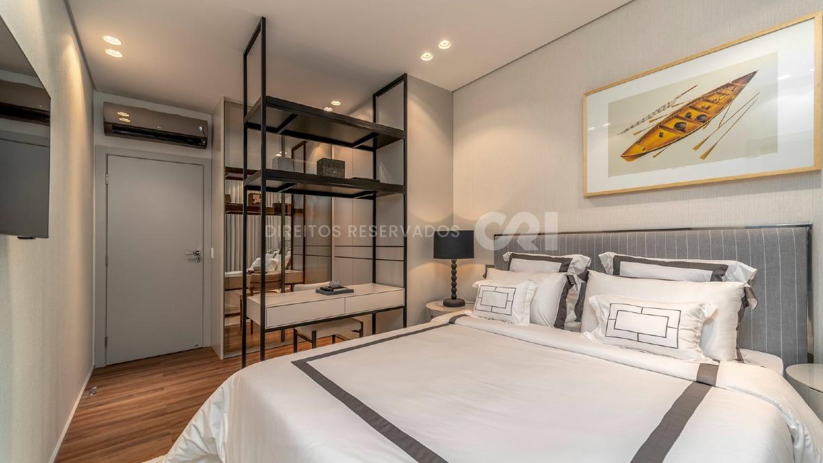 Apartamento com 3 suítes no Edifício Skyline no bairro Fazenda em Itajaí