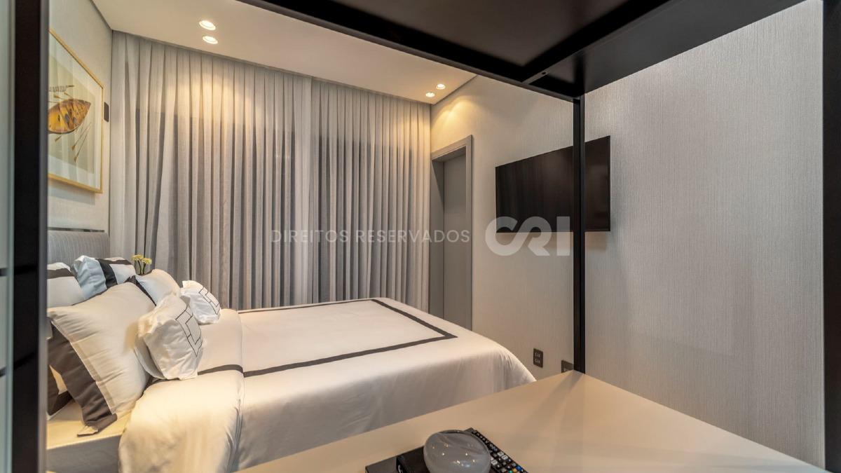Apartamento com 3 suítes no Edifício Skyline no bairro Fazenda em Itajaí