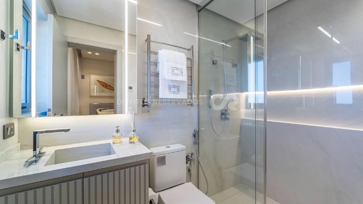 Apartamento com 3 suítes no Edifício Skyline no bairro Fazenda em Itajaí