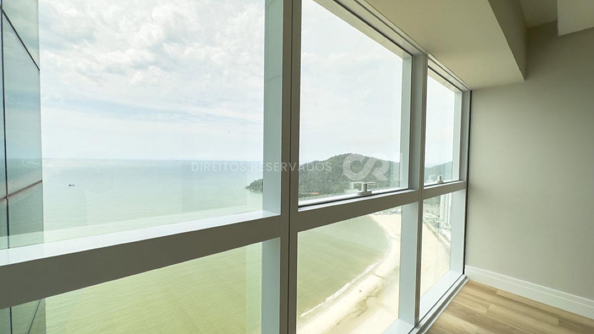 Apartamento com 4 suítes no edifício One Tower, na Barra Sul de Balneário Camboriú