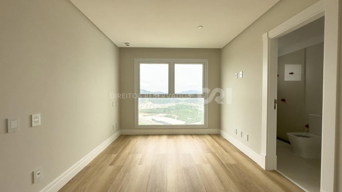 Apartamento com 4 suítes no edifício One Tower, na Barra Sul de Balneário Camboriú