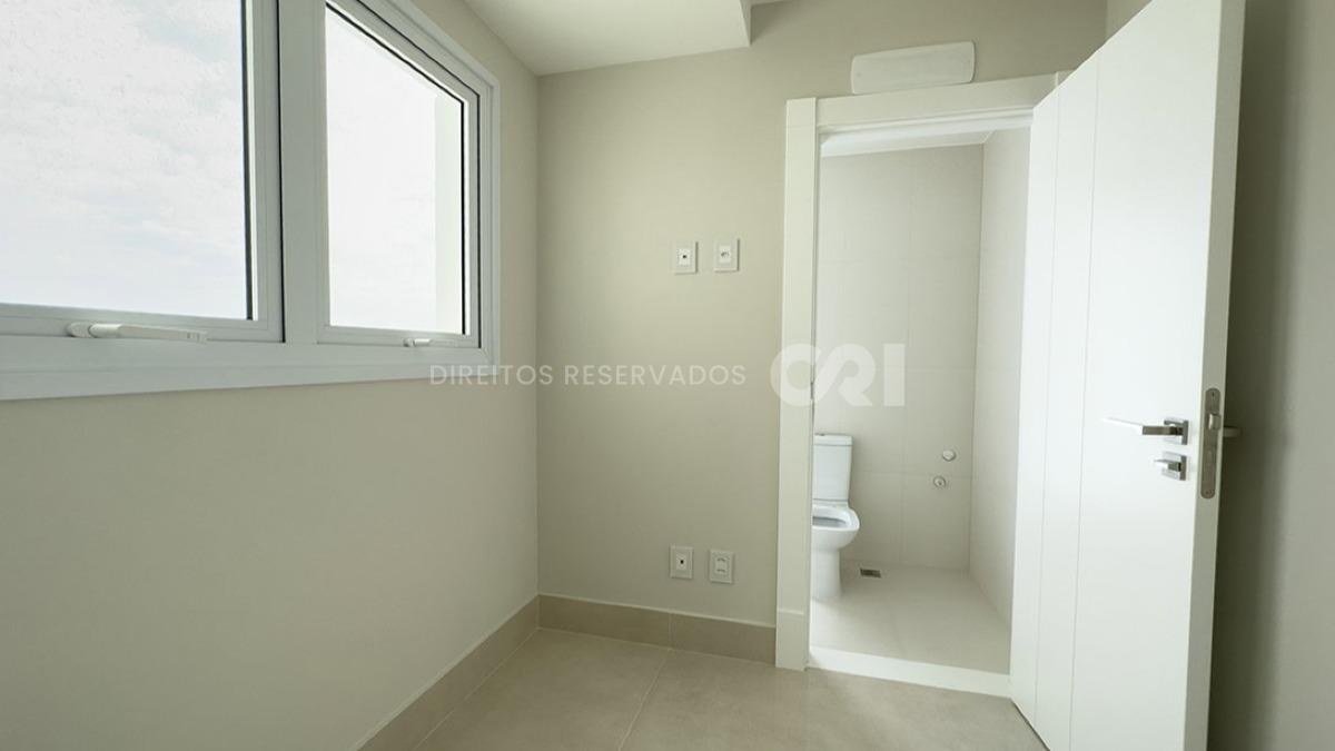 Apartamento com 4 suítes no edifício One Tower, na Barra Sul de Balneário Camboriú