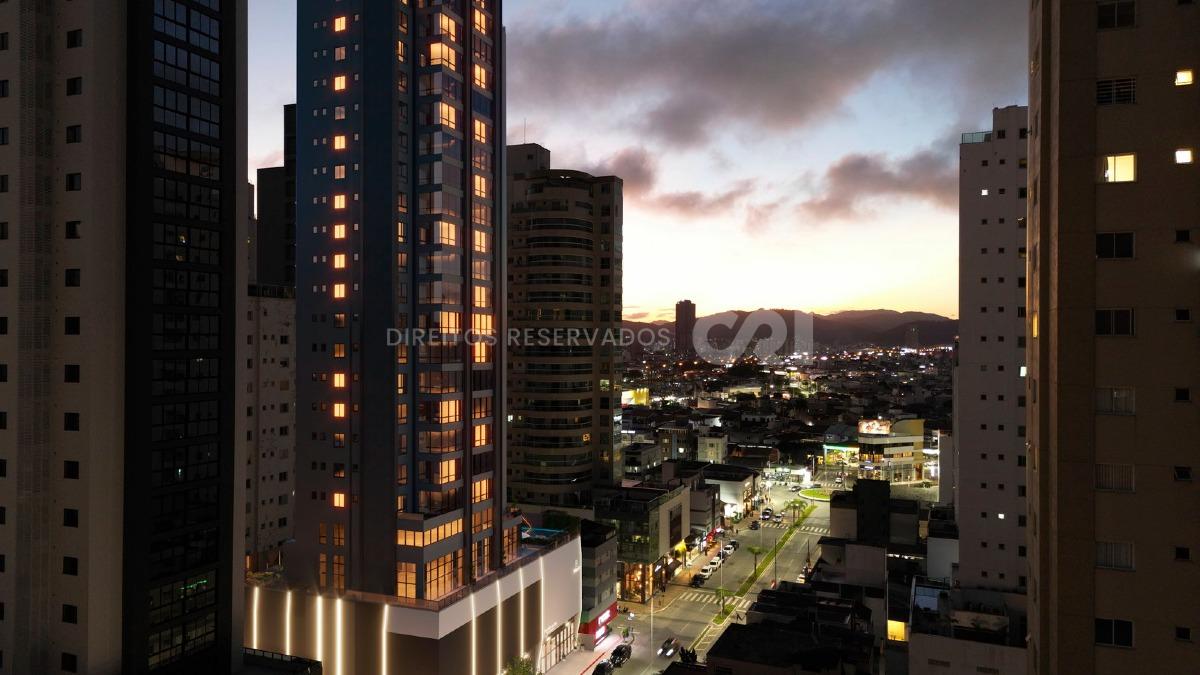 Apartamento com 3 suítes no Avenue no Centro em Balneário Camboriú