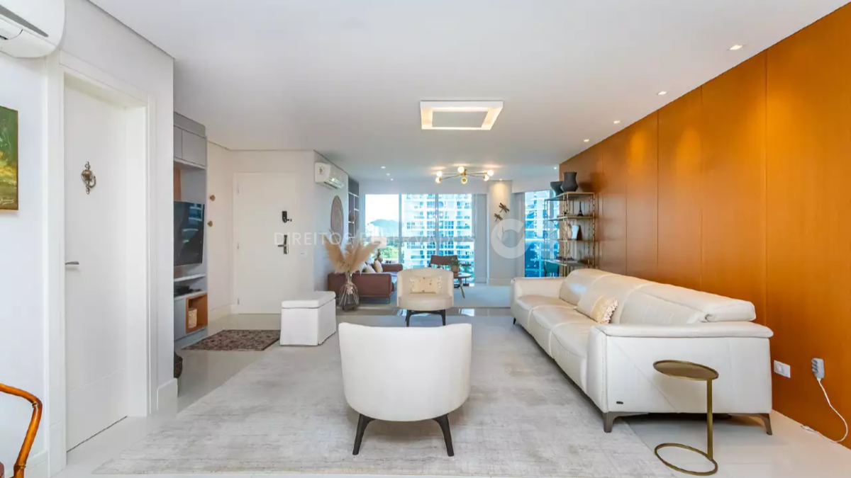 Apartamento 207m² com 4 suítes no Brava Home Resort na Praia Brava em Itajaí 