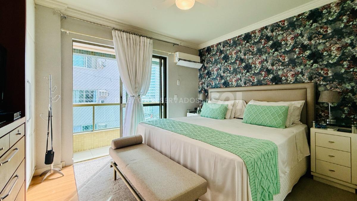 Apartamento Frente Mar com 3 Suítes no Edifício Arc de Triomphe no Pioneiros em Balneário Camboriú
