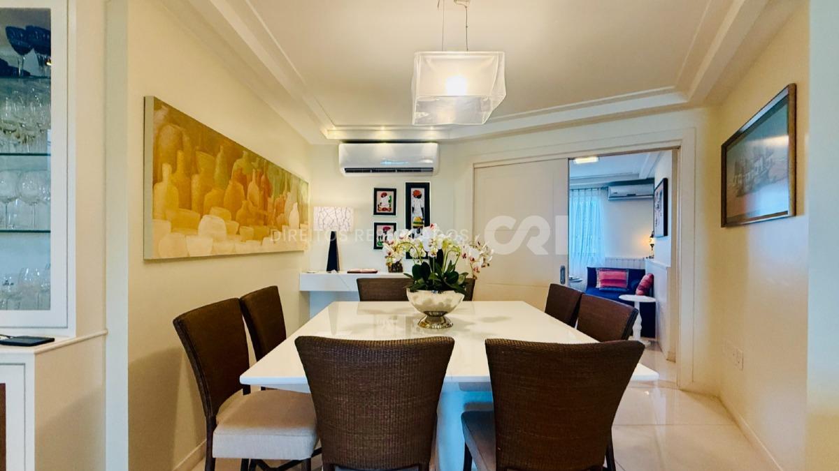 Apartamento Frente Mar com 3 Suítes no Edifício Arc de Triomphe no Pioneiros em Balneário Camboriú
