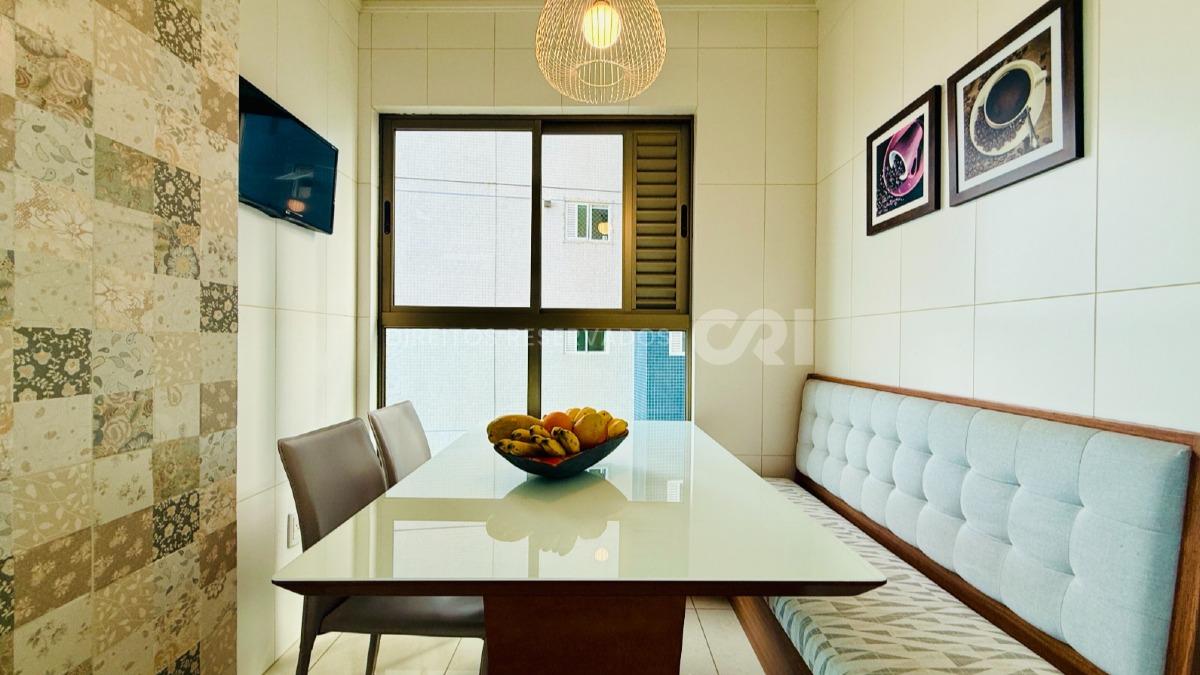 Apartamento Frente Mar com 3 Suítes no Edifício Arc de Triomphe no Pioneiros em Balneário Camboriú