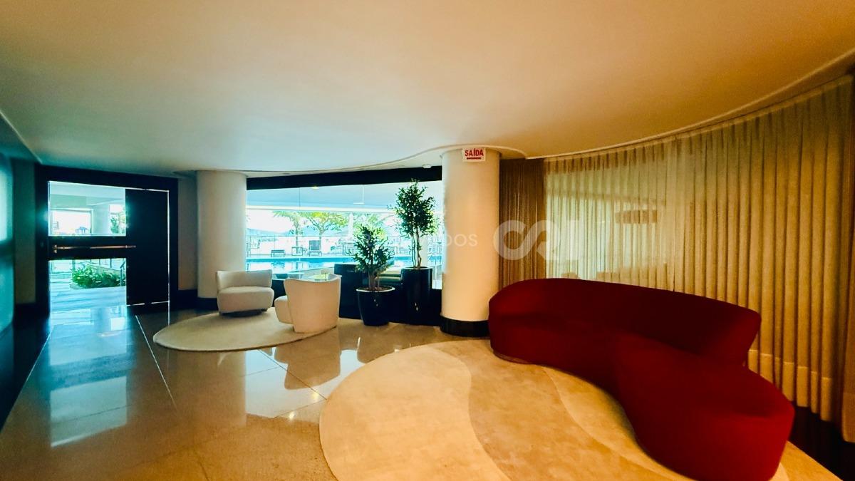 Apartamento Frente Mar com 3 Suítes no Edifício Arc de Triomphe no Pioneiros em Balneário Camboriú