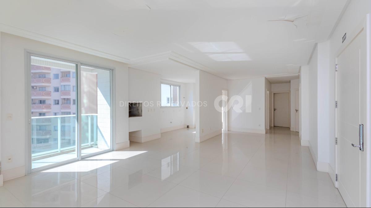 Apartamento com 3 suítes no Edifício Le Park na Avenida Brasil em Balneário Camboriú