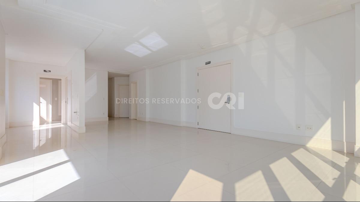 Apartamento com 3 suítes no Edifício Le Park na Avenida Brasil em Balneário Camboriú