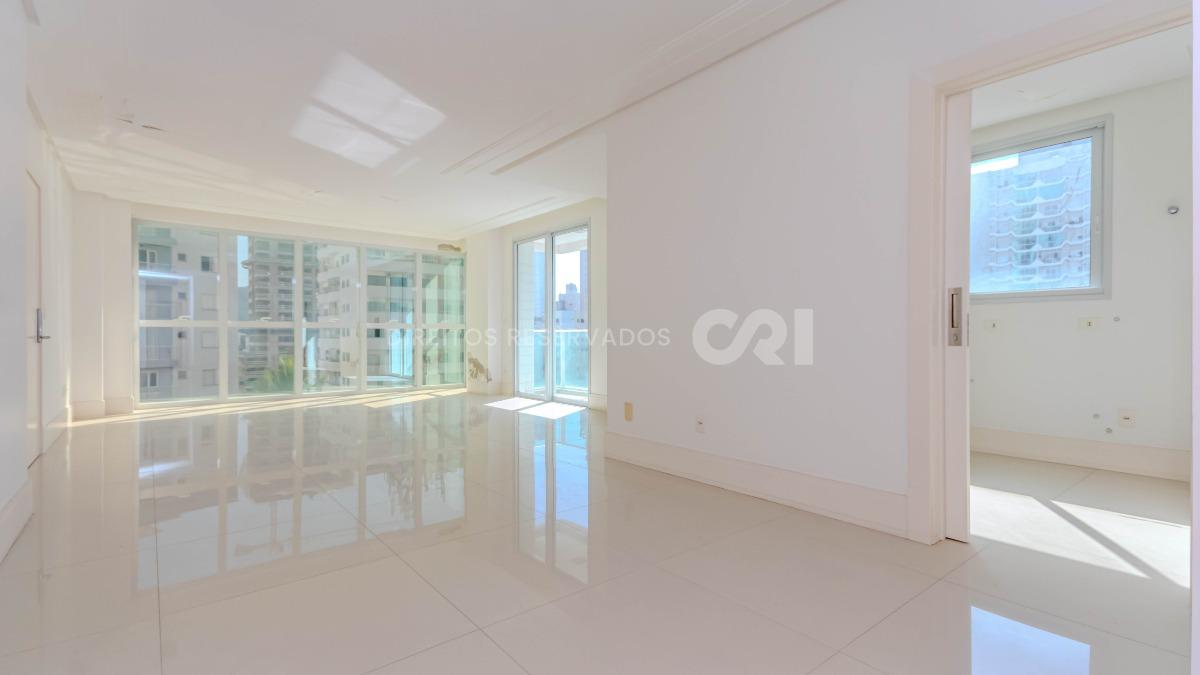 Apartamento com 3 suítes no Edifício Le Park na Avenida Brasil em Balneário Camboriú