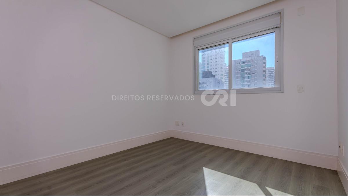 Apartamento com 3 suítes no Edifício Le Park na Avenida Brasil em Balneário Camboriú