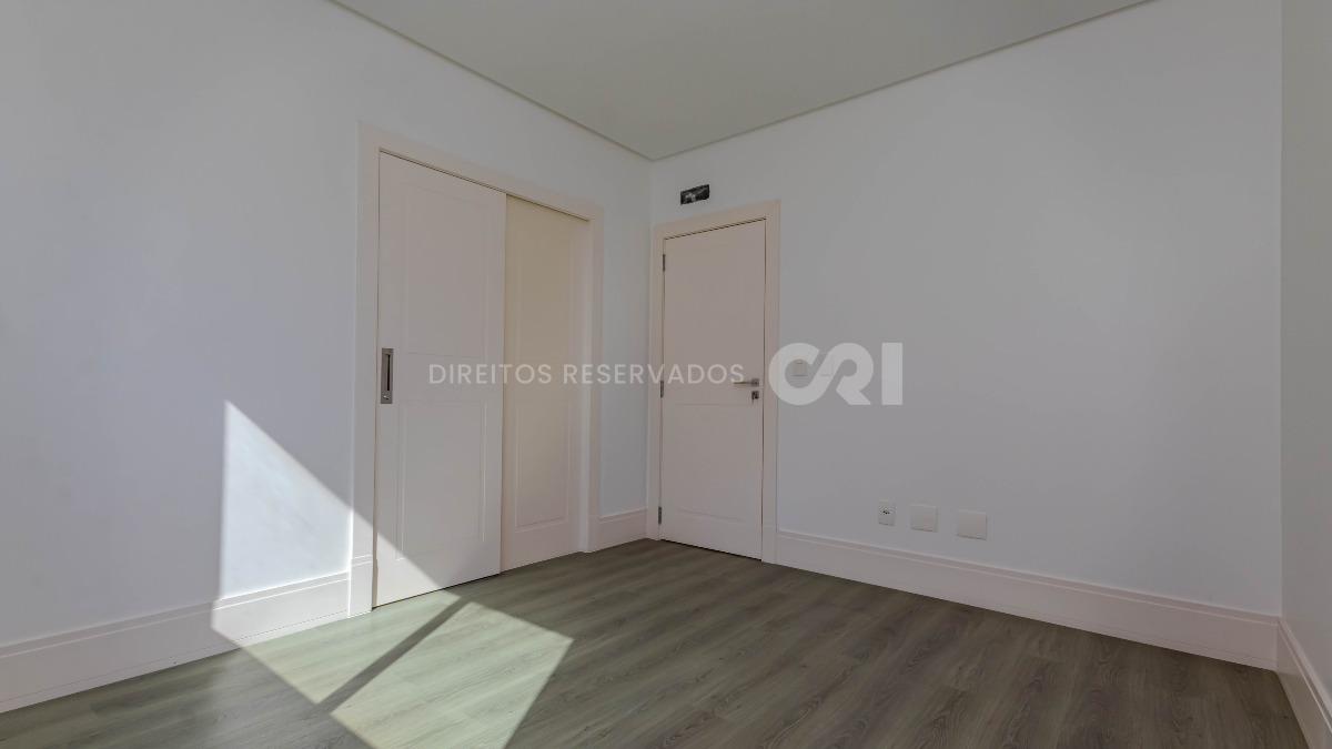 Apartamento com 3 suítes no Edifício Le Park na Avenida Brasil em Balneário Camboriú