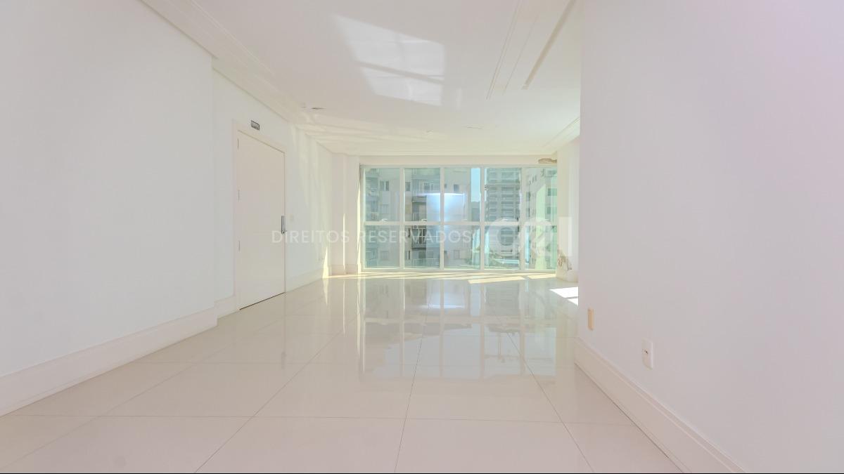 Apartamento com 3 suítes no Edifício Le Park na Avenida Brasil em Balneário Camboriú