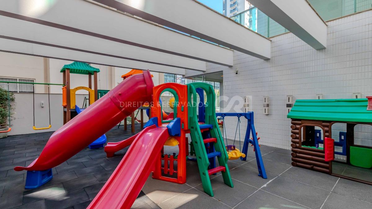 Apartamento com 3 suítes no Edifício Le Park na Avenida Brasil em Balneário Camboriú