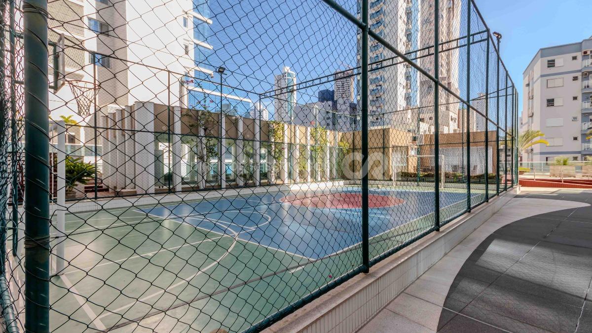 Apartamento com 3 suítes no Edifício Le Park na Avenida Brasil em Balneário Camboriú