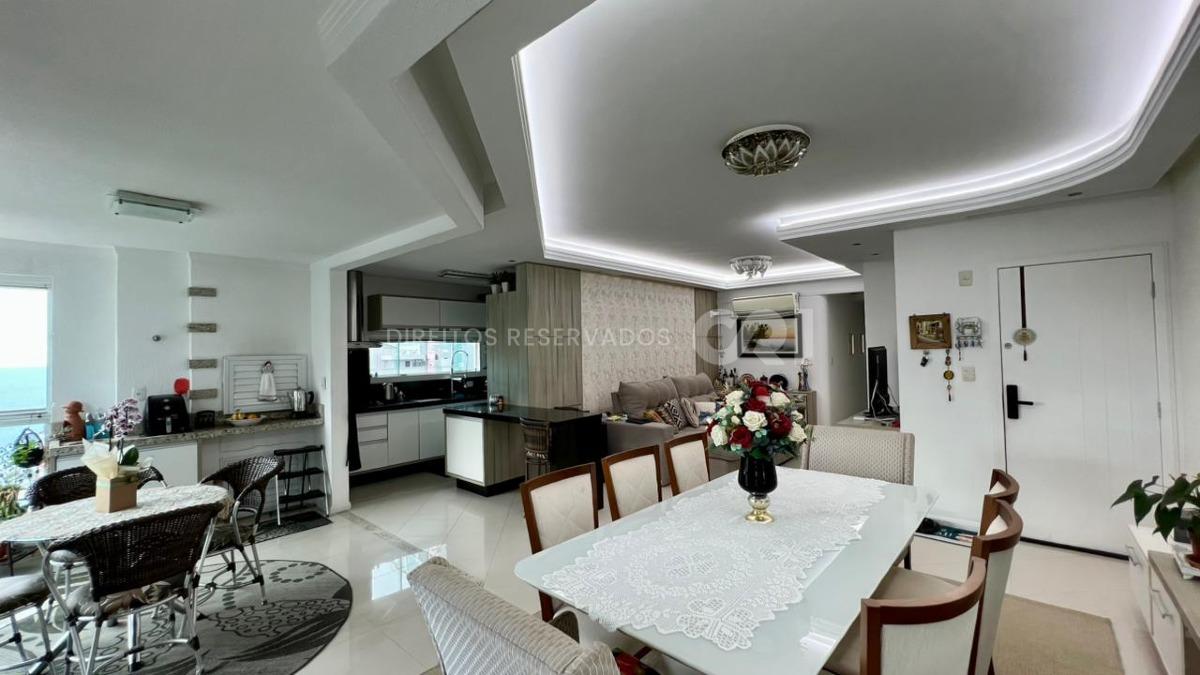 Apartamento com 3 suítes no Residencial Villa do Mar na Meia Praia em Itapema