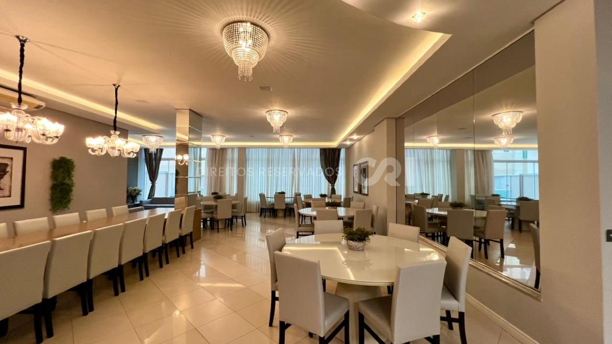 Apartamento com 3 suítes no Residencial Villa do Mar na Meia Praia em Itapema