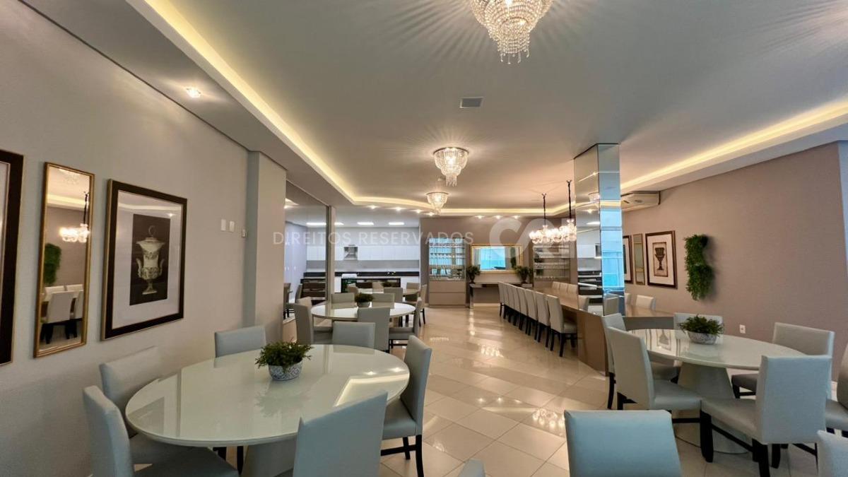 Apartamento com 3 suítes no Residencial Villa do Mar na Meia Praia em Itapema