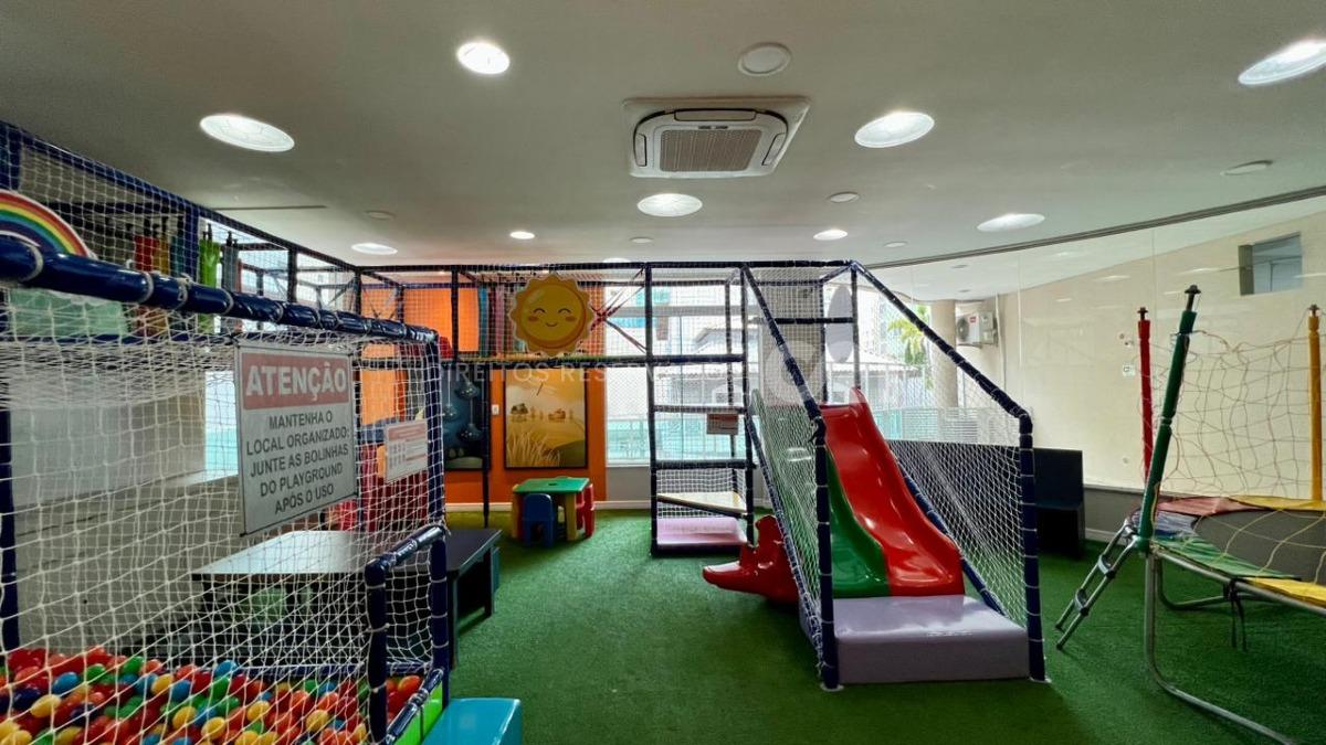 Apartamento com 3 suítes no Residencial Villa do Mar na Meia Praia em Itapema