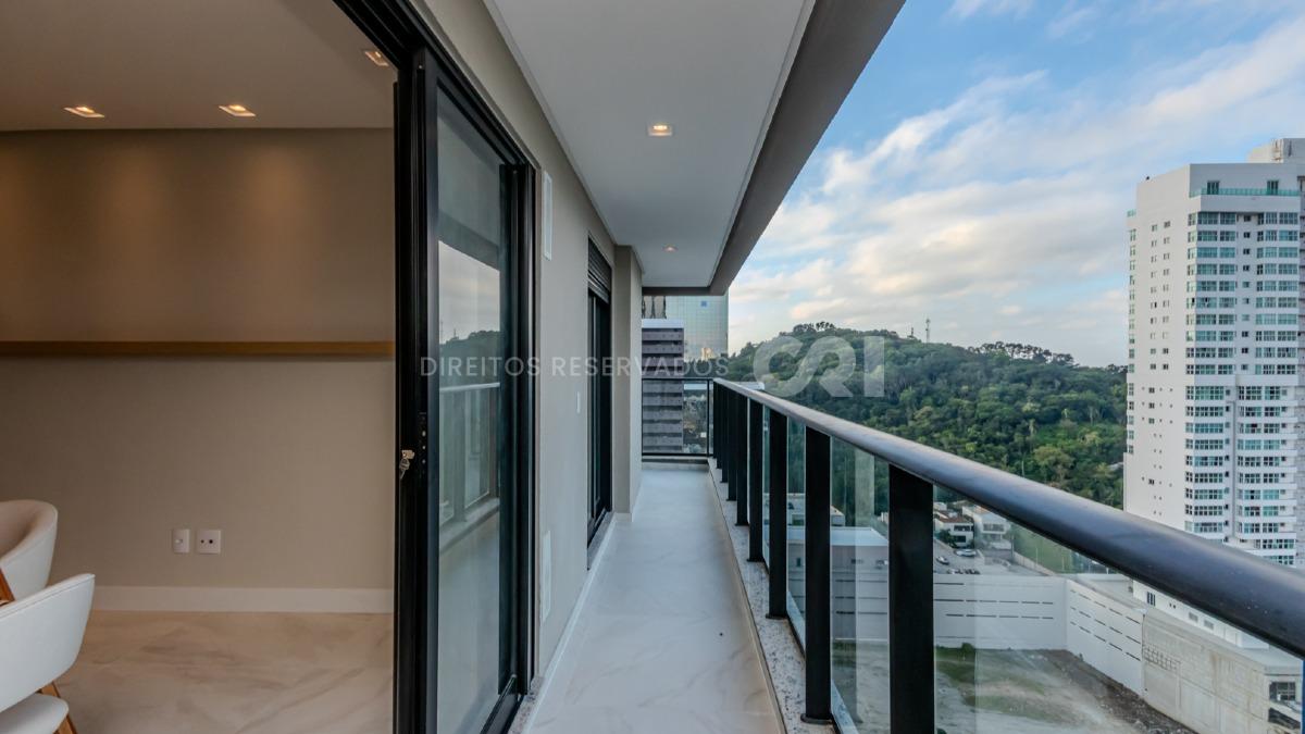 Apartamento com 2 suítes no Sky Brava na Praia Brava em Itajaí