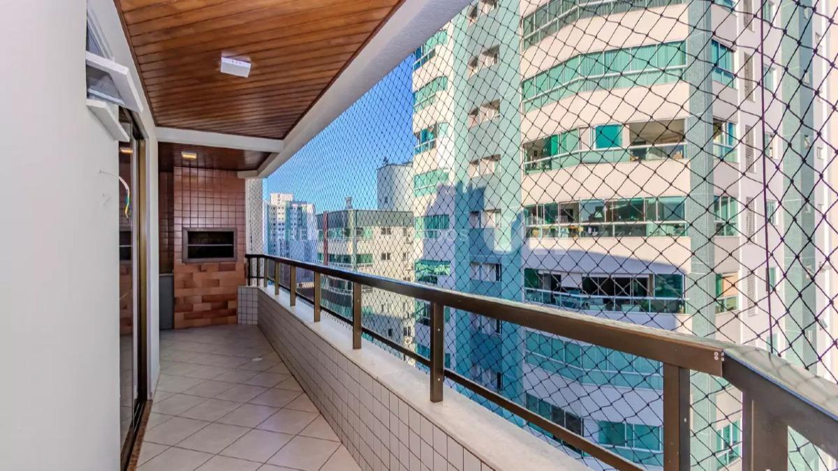 Apartamento com 3 quartos no Edifício Príncipe de Gales no Centro de Balneário Camboriú