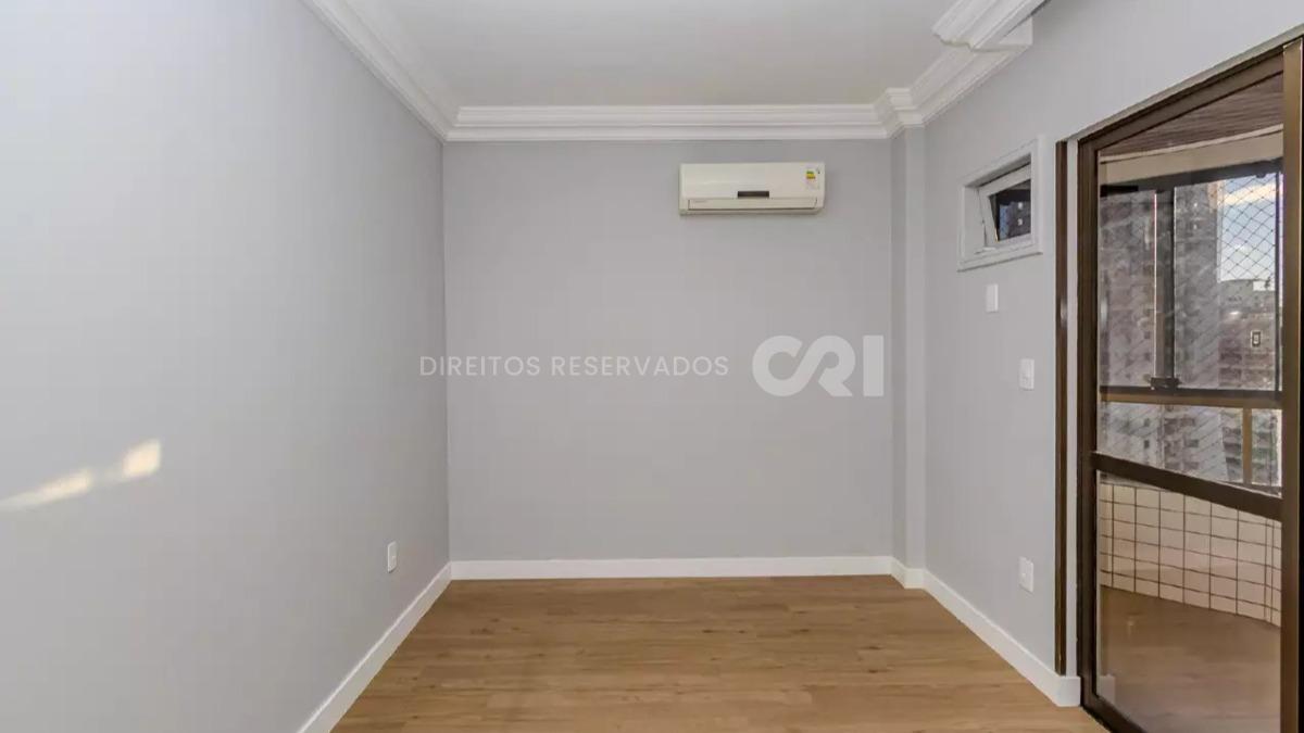 Apartamento com 3 quartos no Edifício Príncipe de Gales no Centro de Balneário Camboriú
