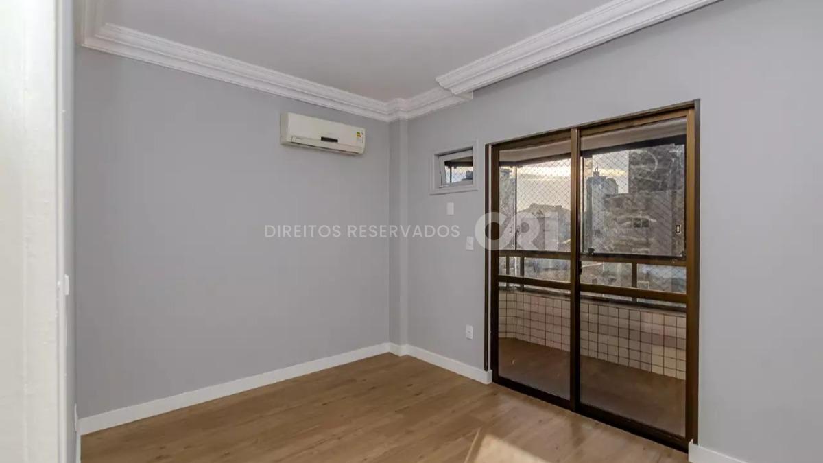 Apartamento com 3 quartos no Edifício Príncipe de Gales no Centro de Balneário Camboriú