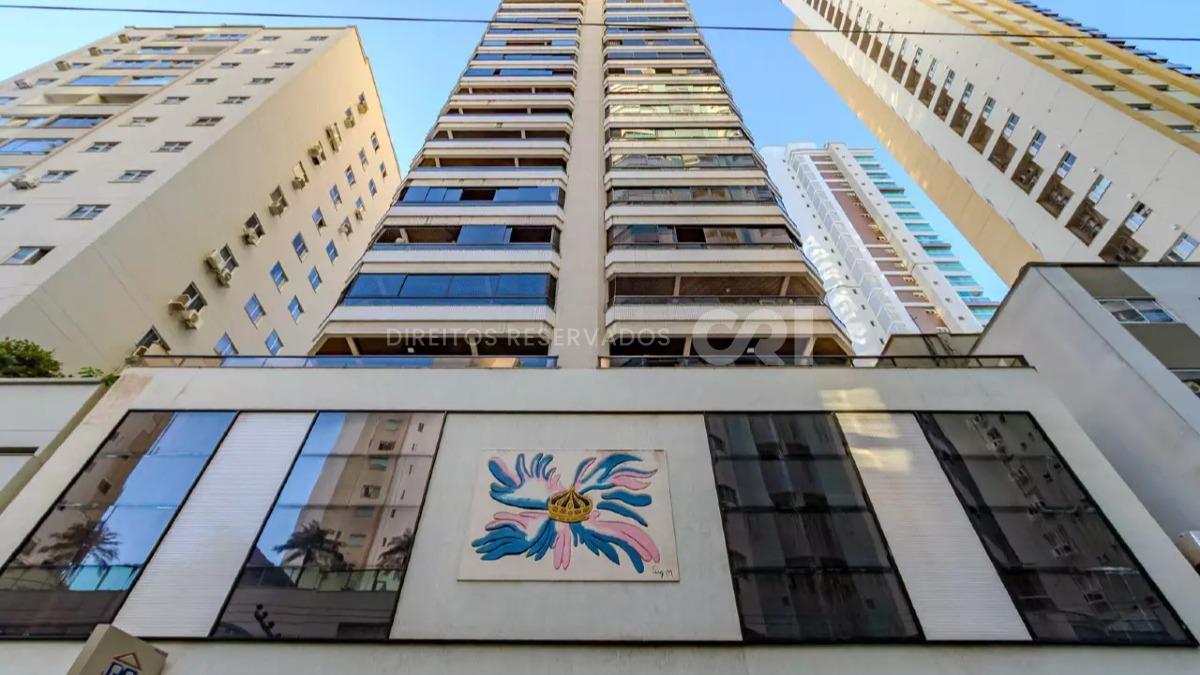Apartamento com 3 quartos no Edifício Príncipe de Gales no Centro de Balneário Camboriú