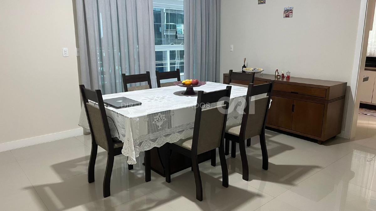 Apartamento com 3 suítes no Edifício Mar de Beaufort 
