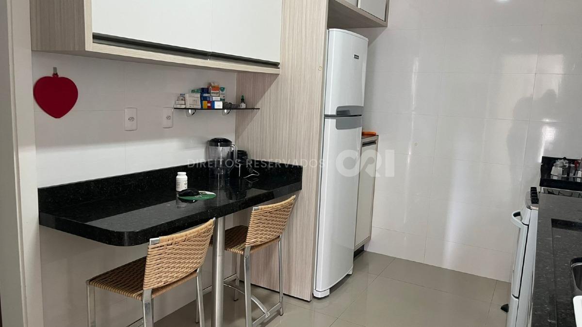 Apartamento com 3 suítes no Edifício Mar de Beaufort 