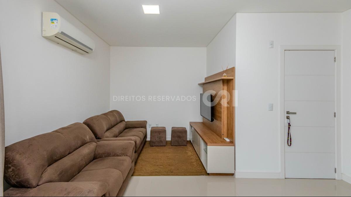 Apartamento com 3 quartos  no Edifício SC Marine na Meia Praia em Itapema