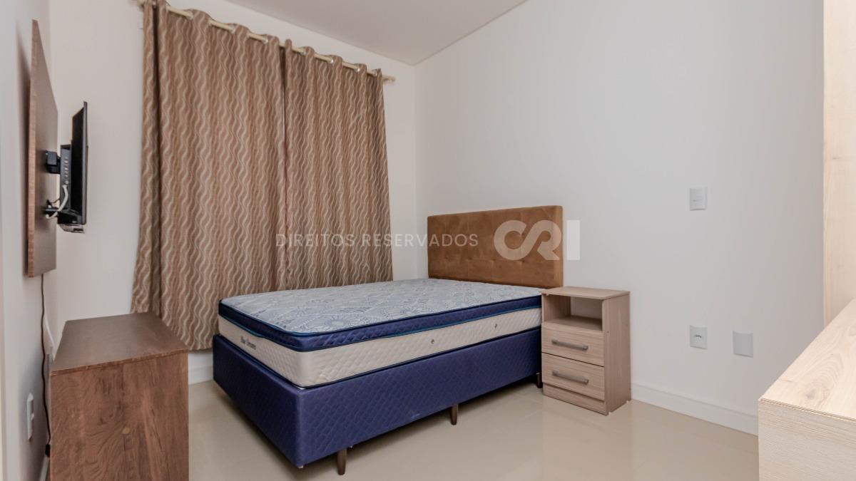 Apartamento com 3 quartos  no Edifício SC Marine na Meia Praia em Itapema