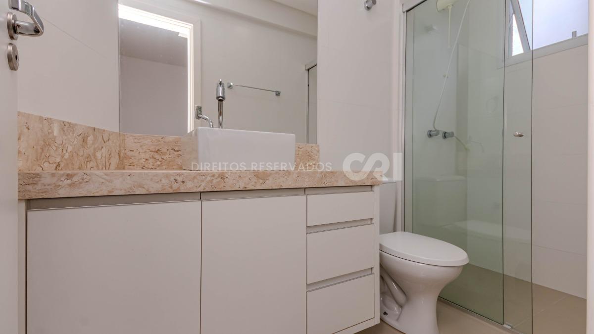 Apartamento com 3 quartos  no Edifício SC Marine na Meia Praia em Itapema