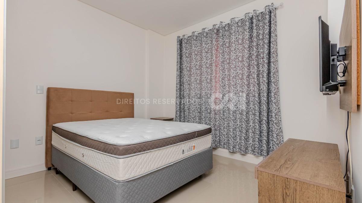 Apartamento com 3 quartos  no Edifício SC Marine na Meia Praia em Itapema