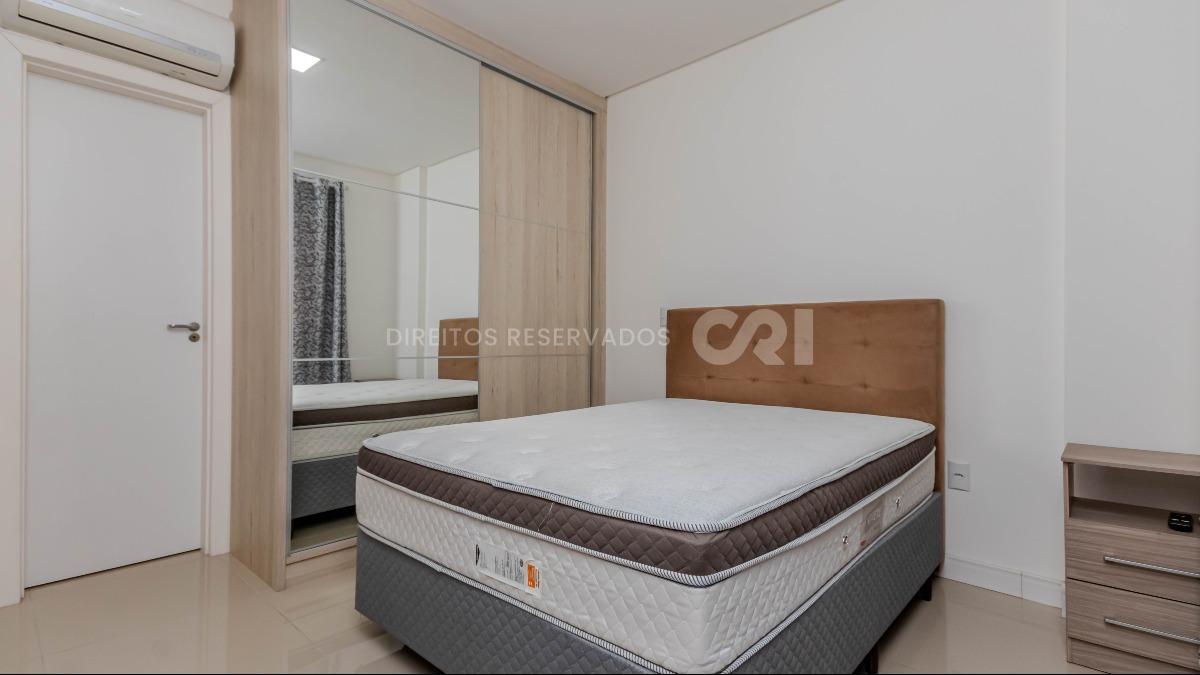 Apartamento com 3 quartos  no Edifício SC Marine na Meia Praia em Itapema