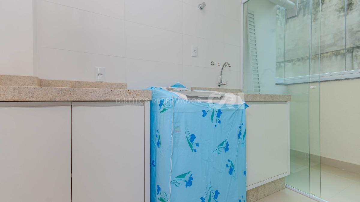 Apartamento com 3 quartos  no Edifício SC Marine na Meia Praia em Itapema