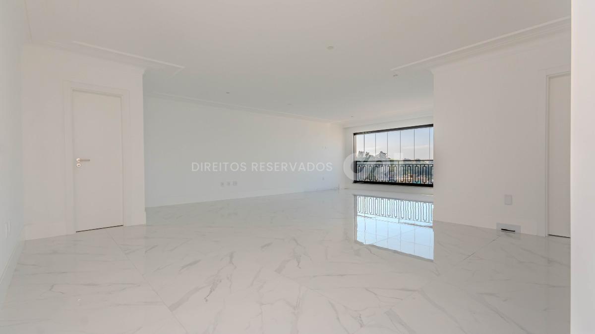 Apartamento com 4 suítes no Edifício Magnólia no Canto da Praia em Itapema