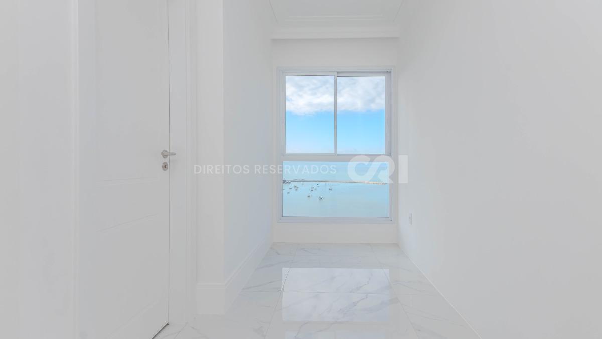 Apartamento com 4 suítes no Edifício Magnólia no Canto da Praia em Itapema