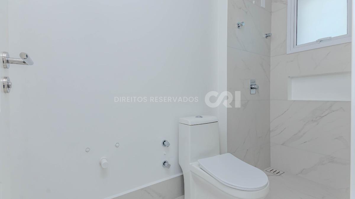 Apartamento com 4 suítes no Edifício Magnólia no Canto da Praia em Itapema