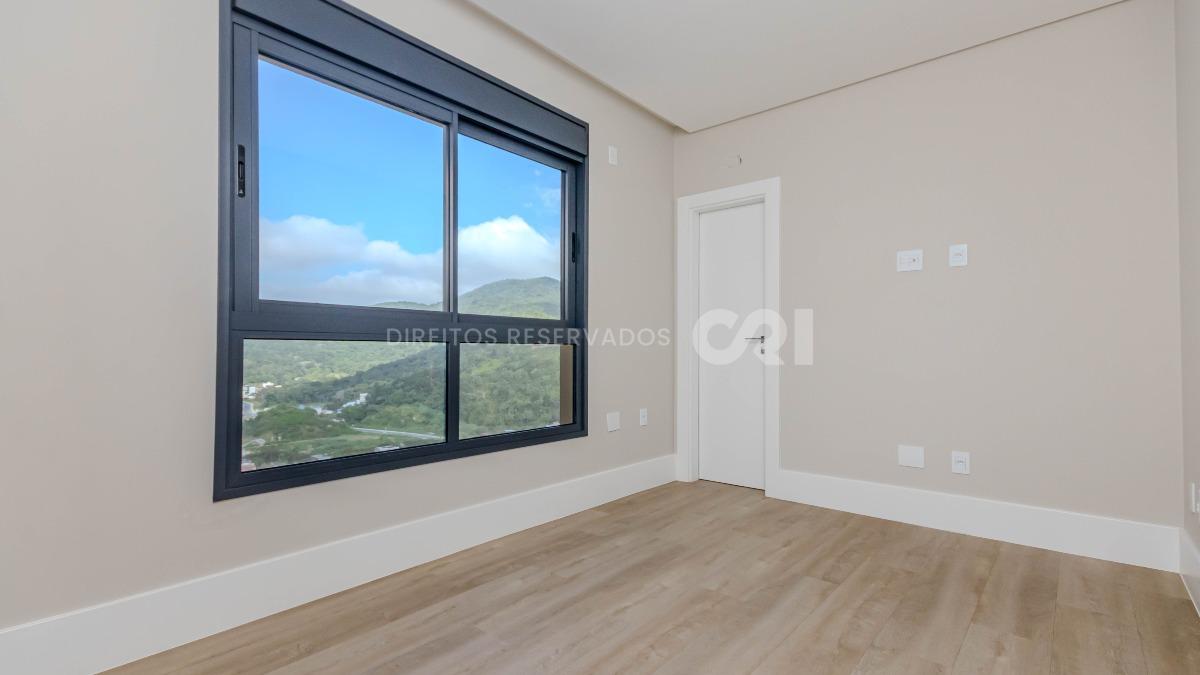 Apartamento com 3 suítes no Edifício Grand Mirage no Centro em Itapema