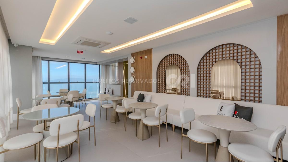 Apartamento com 3 suítes no Edifício Grand Mirage no Centro em Itapema